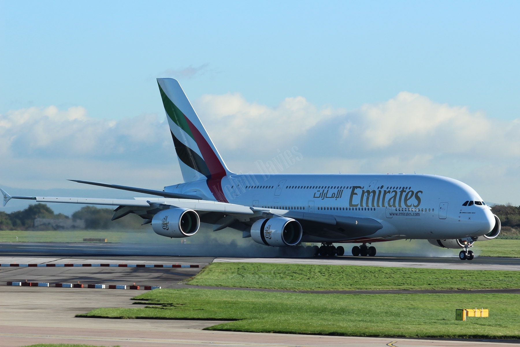 Emirates A380 A6-EEJ