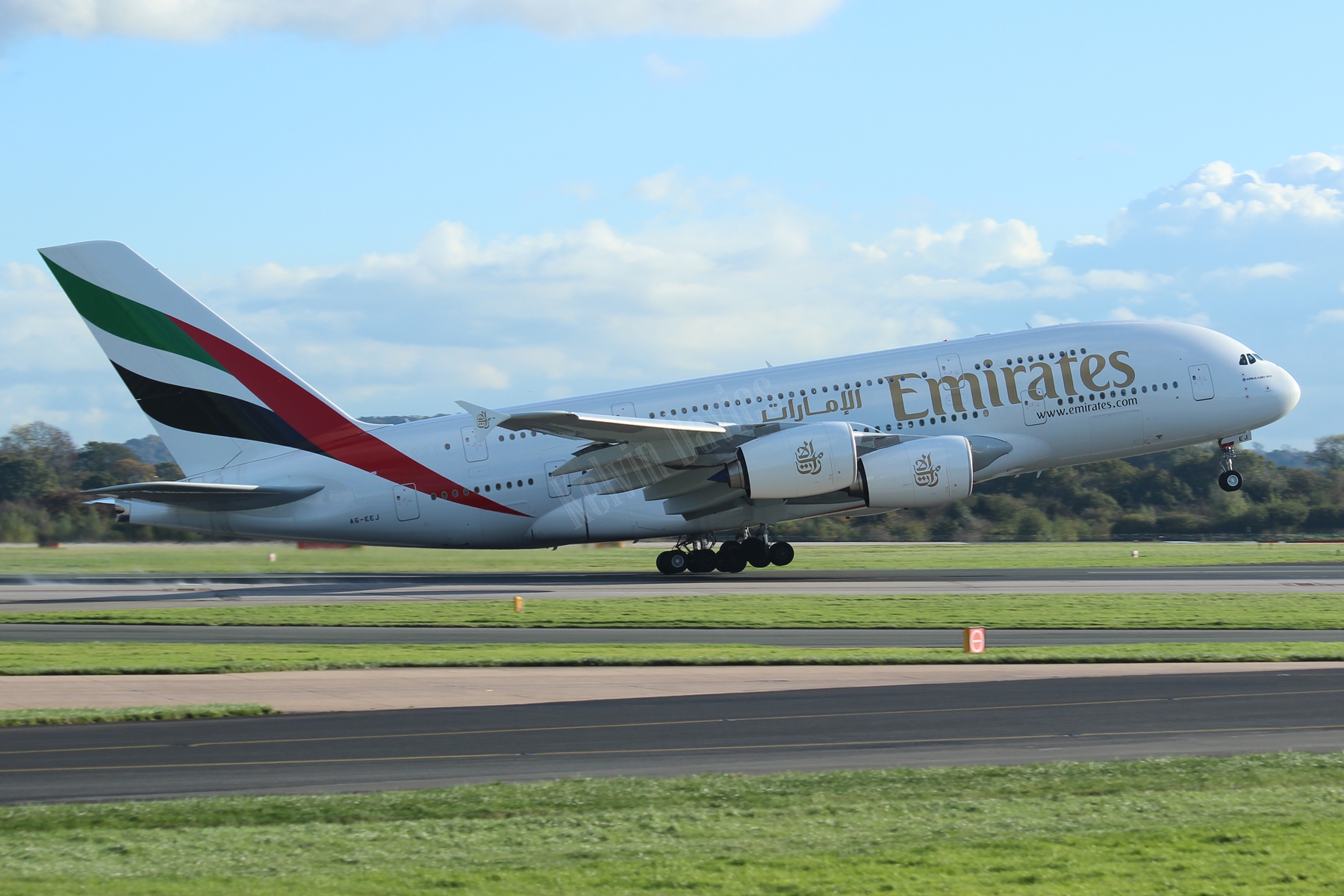 Emirates A380 A6-EEJ