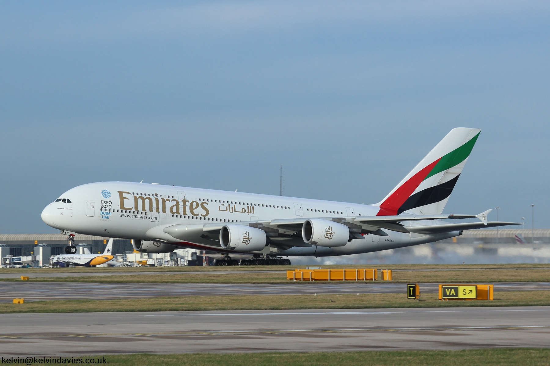Emirates A380 A6-EEE