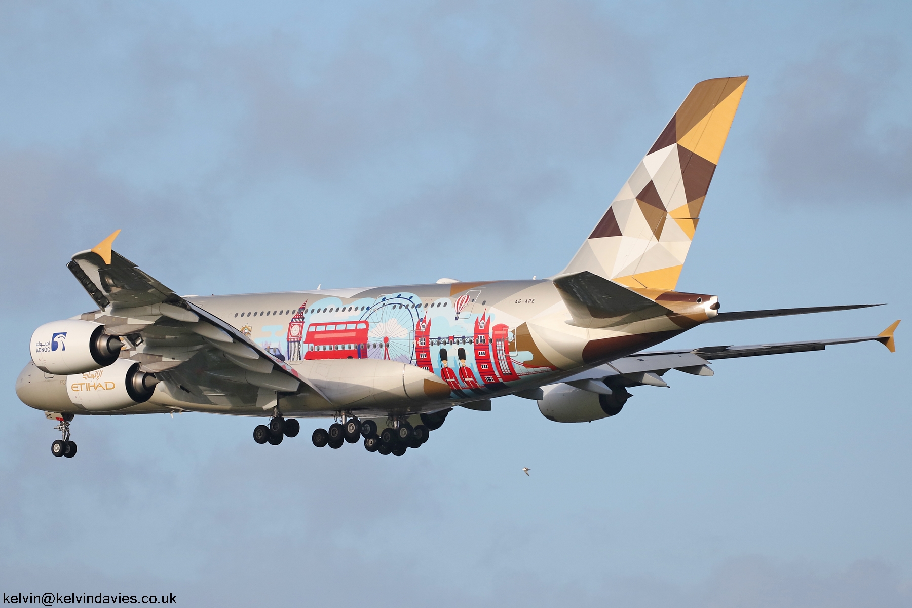 Etihad Airways A380 A6-APE