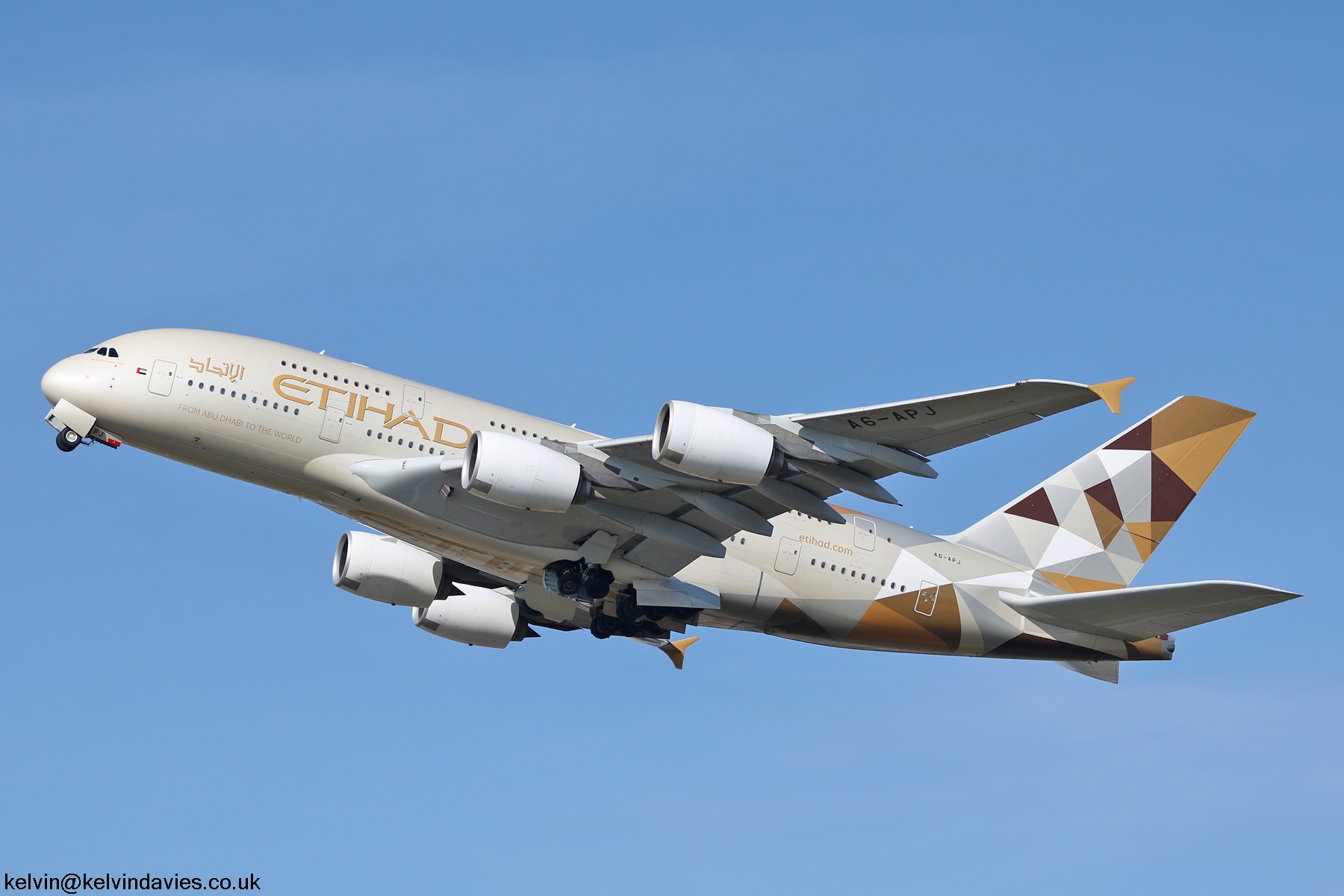 Etihad Airways A380 A6-APJ