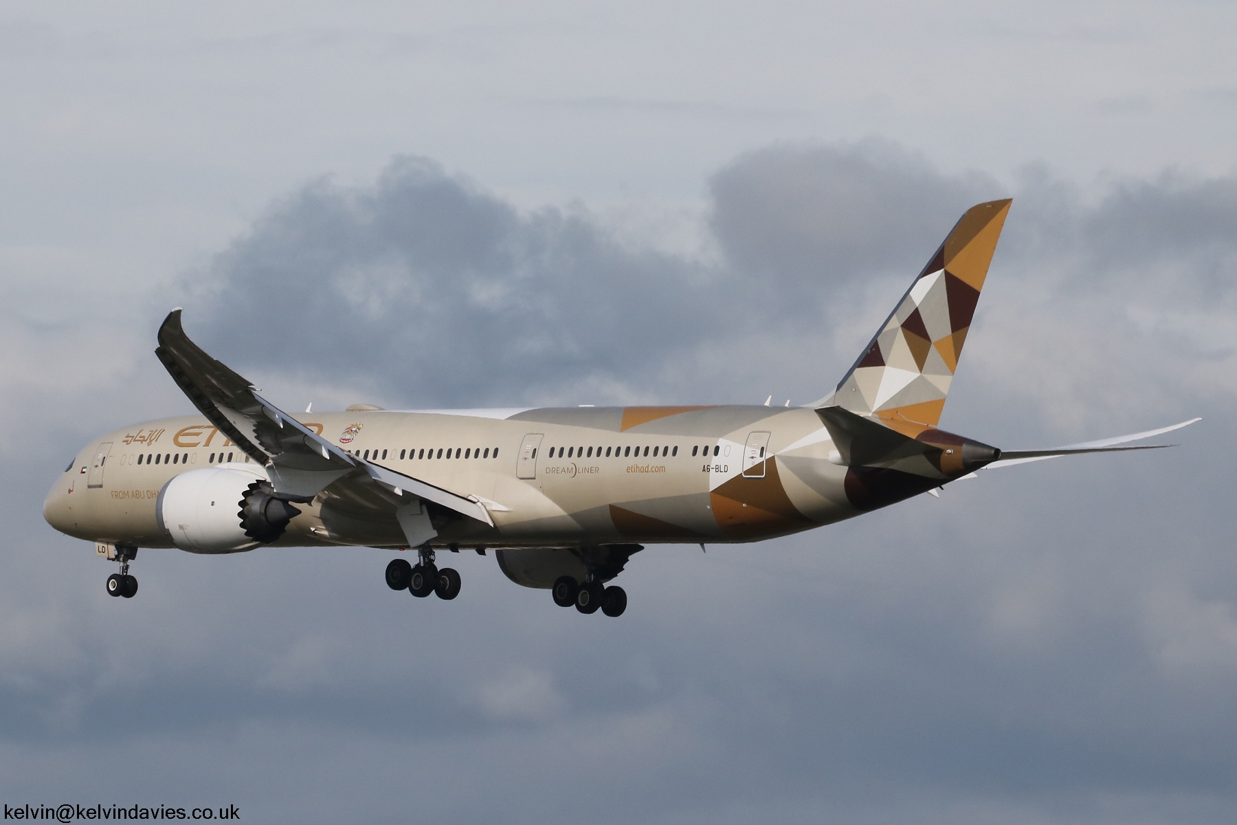 Etihad Airways 787 A6-BLD