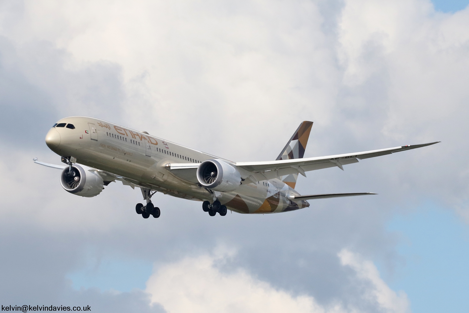 Etihad Airways 787 A6-BLI