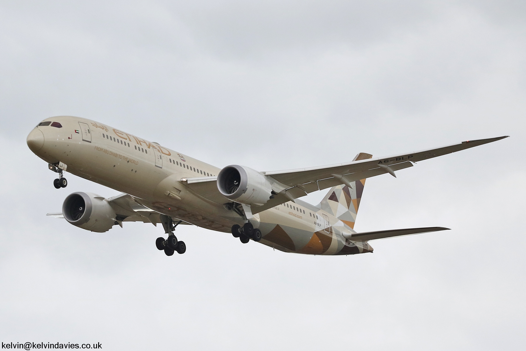 Etihad Airways 787 A6-BLP