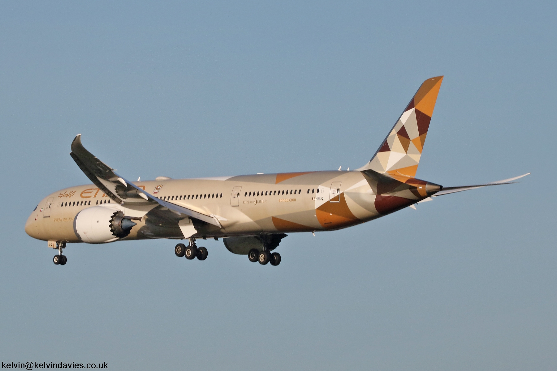 Etihad Airways 787 A6-BLQ