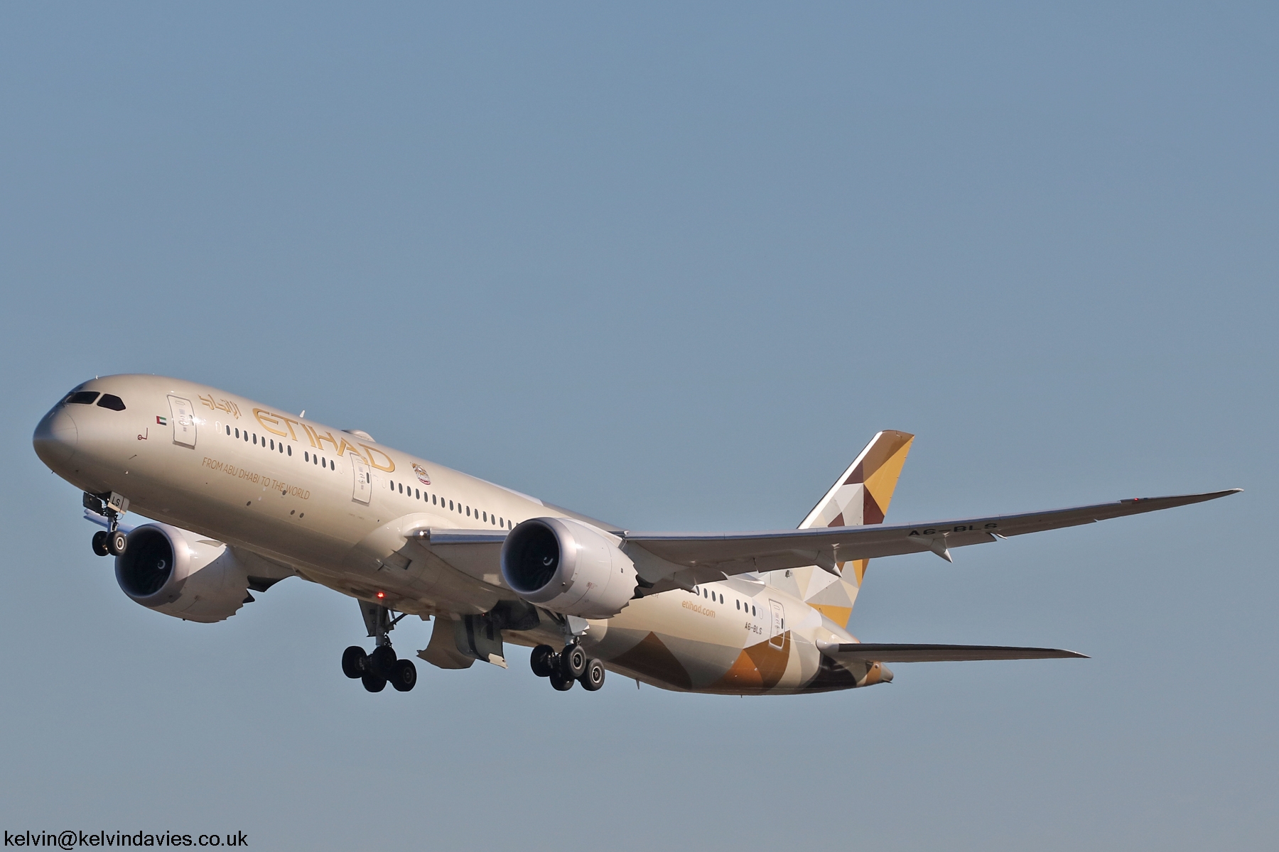 Etihad Airways 787 A6-BLS