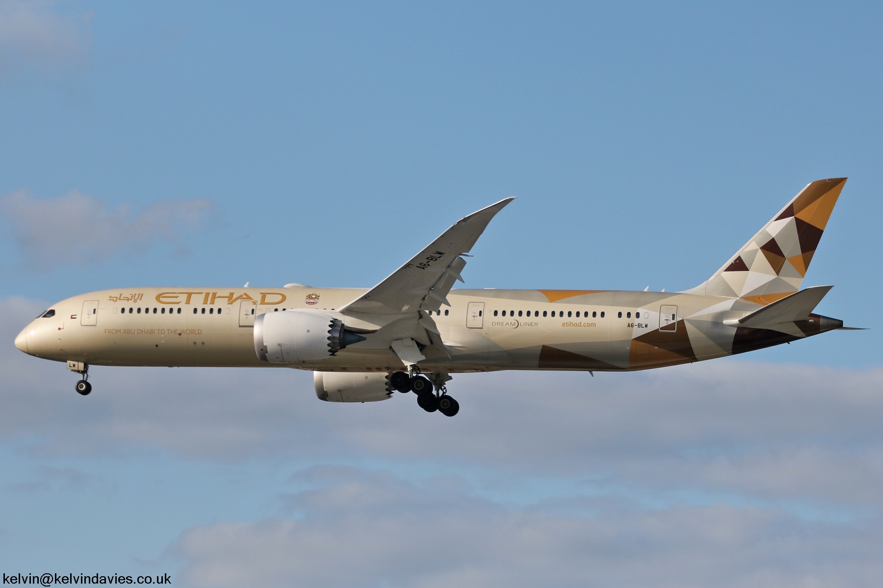 Etihad Airways 787 A6-BLW