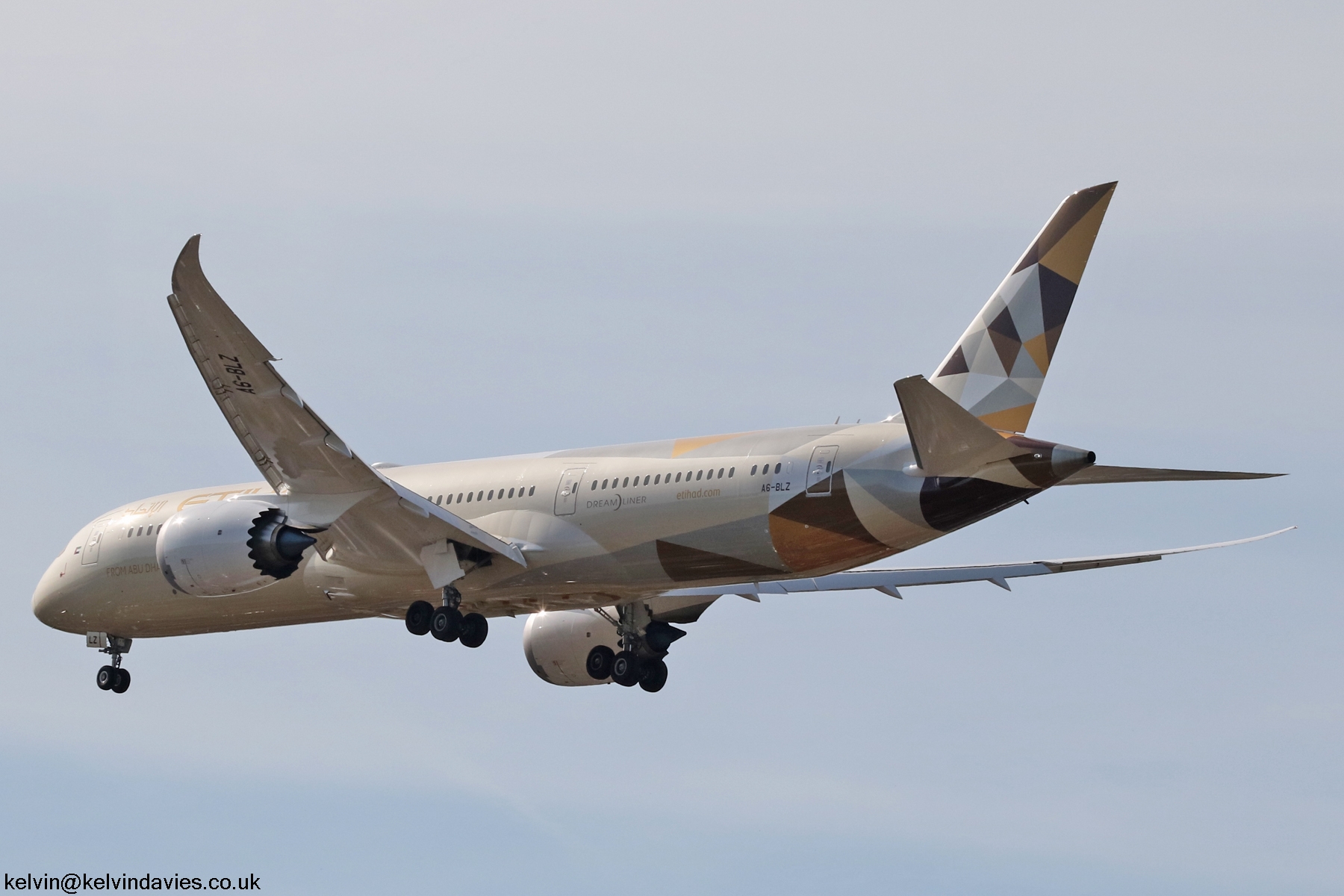 Etihad Airways 787 A6-BLZ