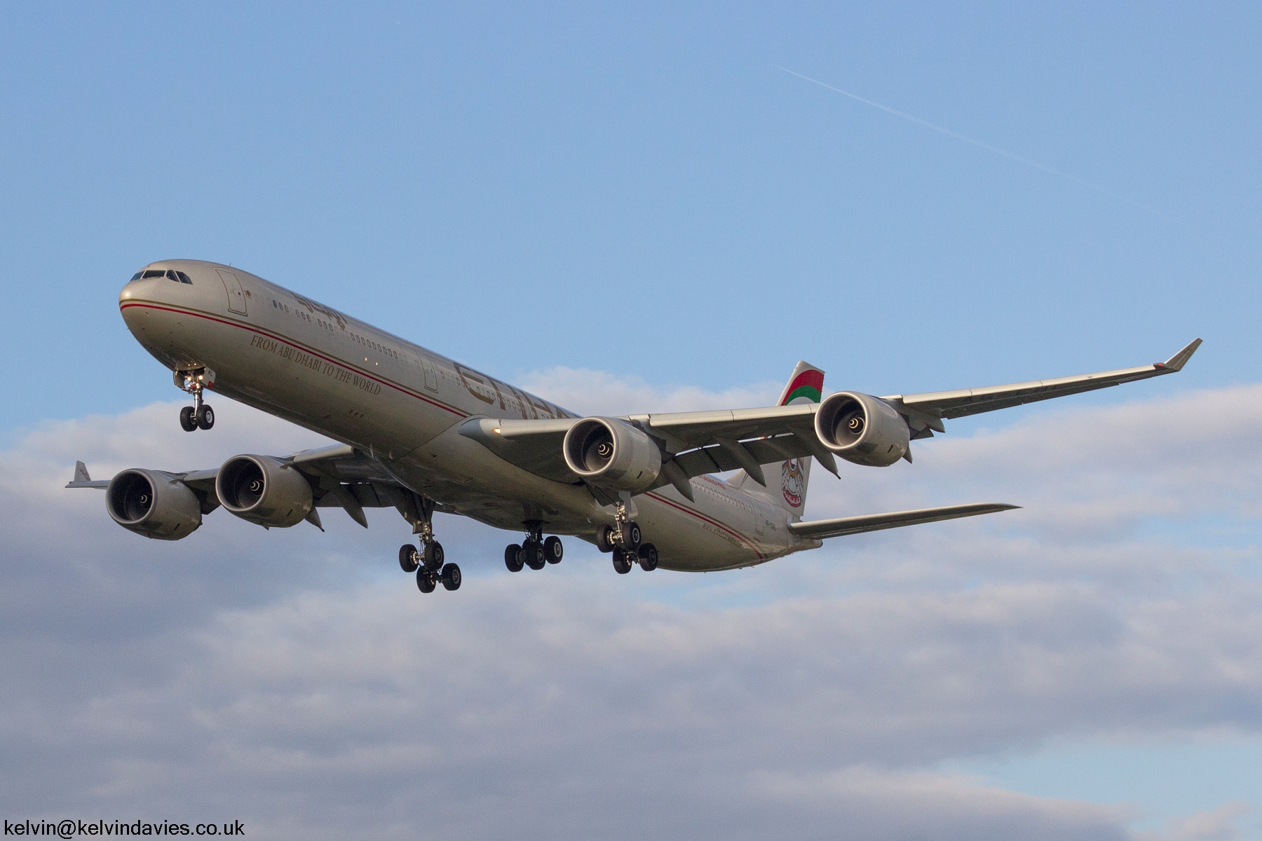 Etihad Airways A340 A6-EHL