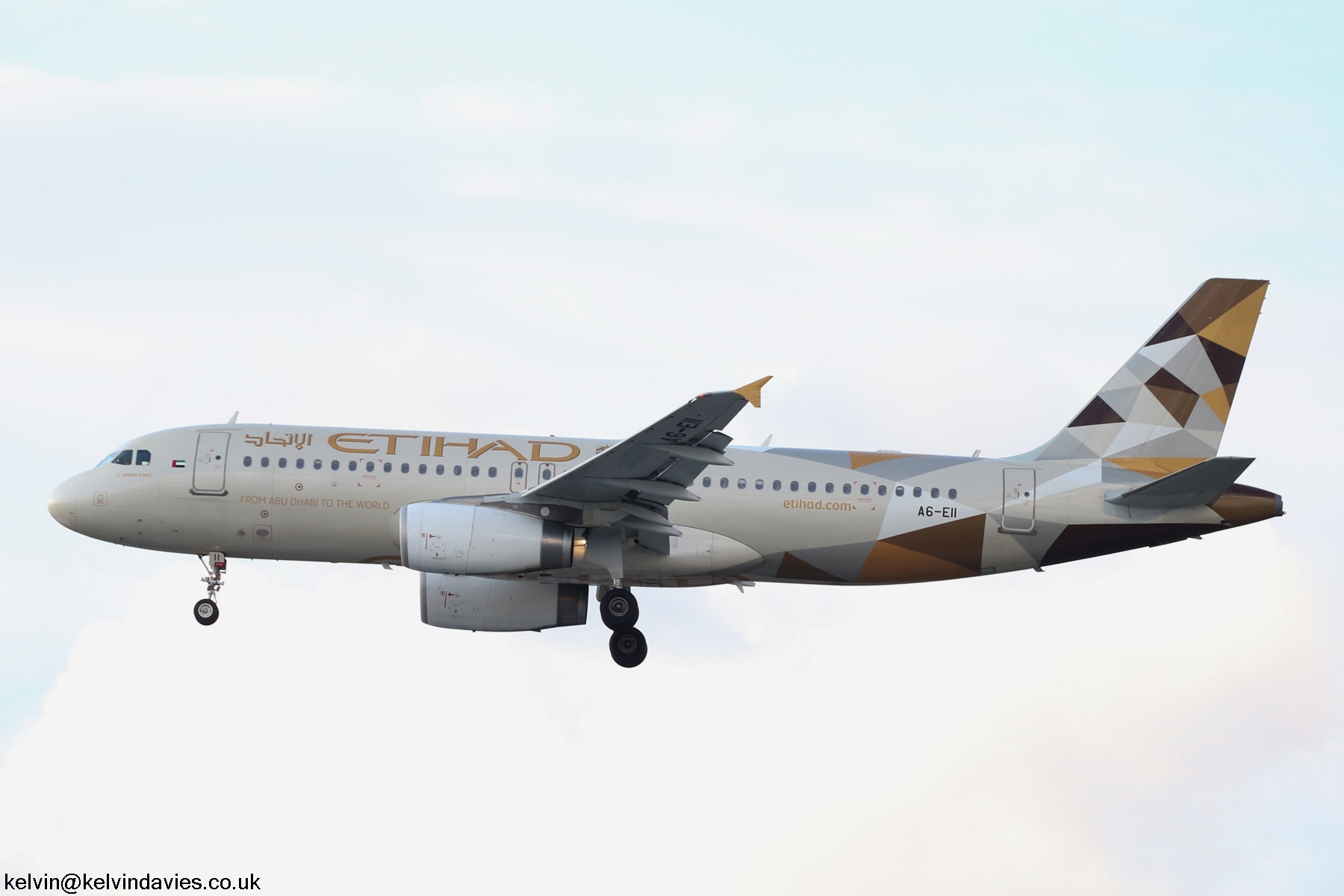 Etihad Airways A320 A6-EII