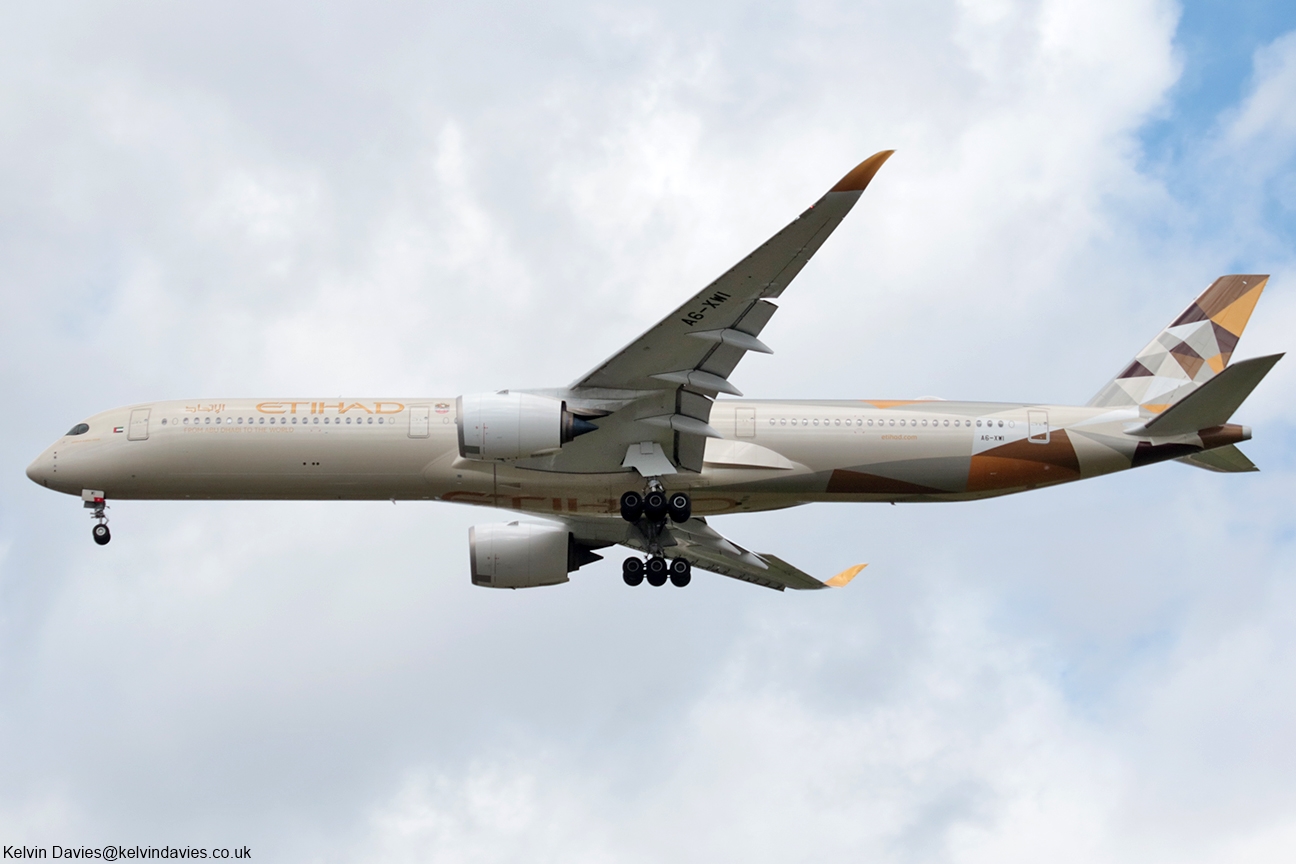 Etihad Airways A350 A6-XWI