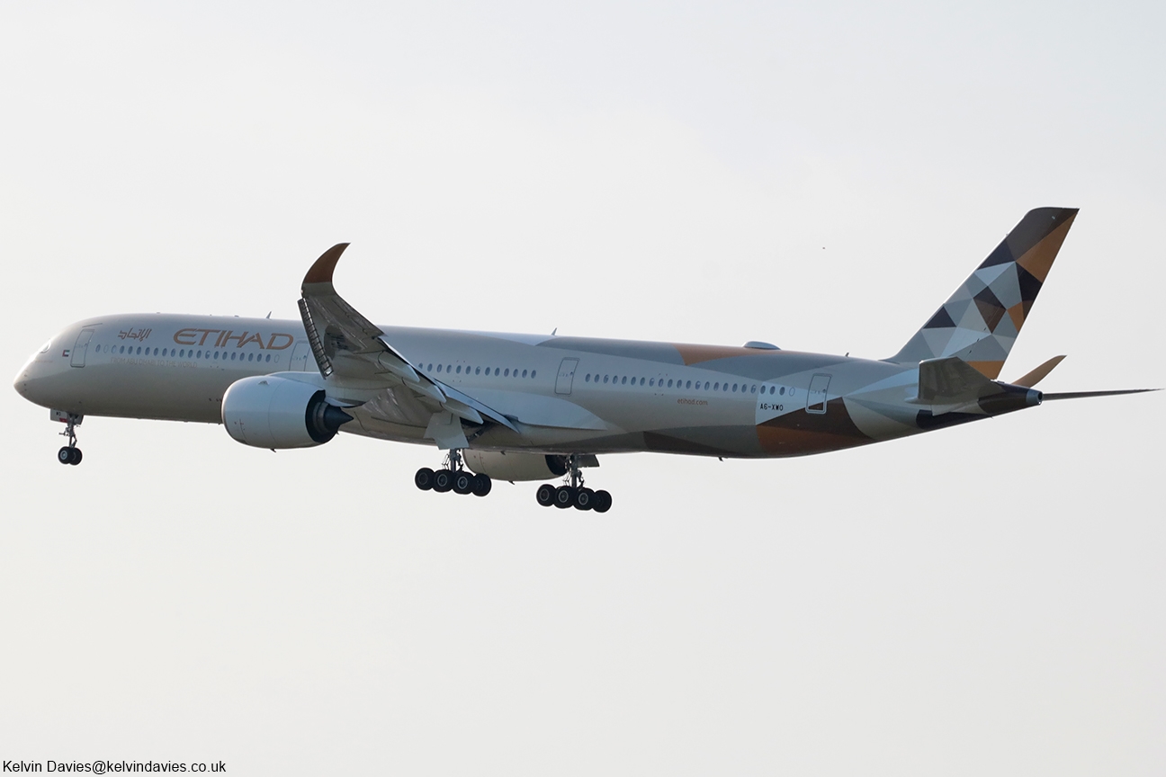 Etihad Airways A350 A6-XWO