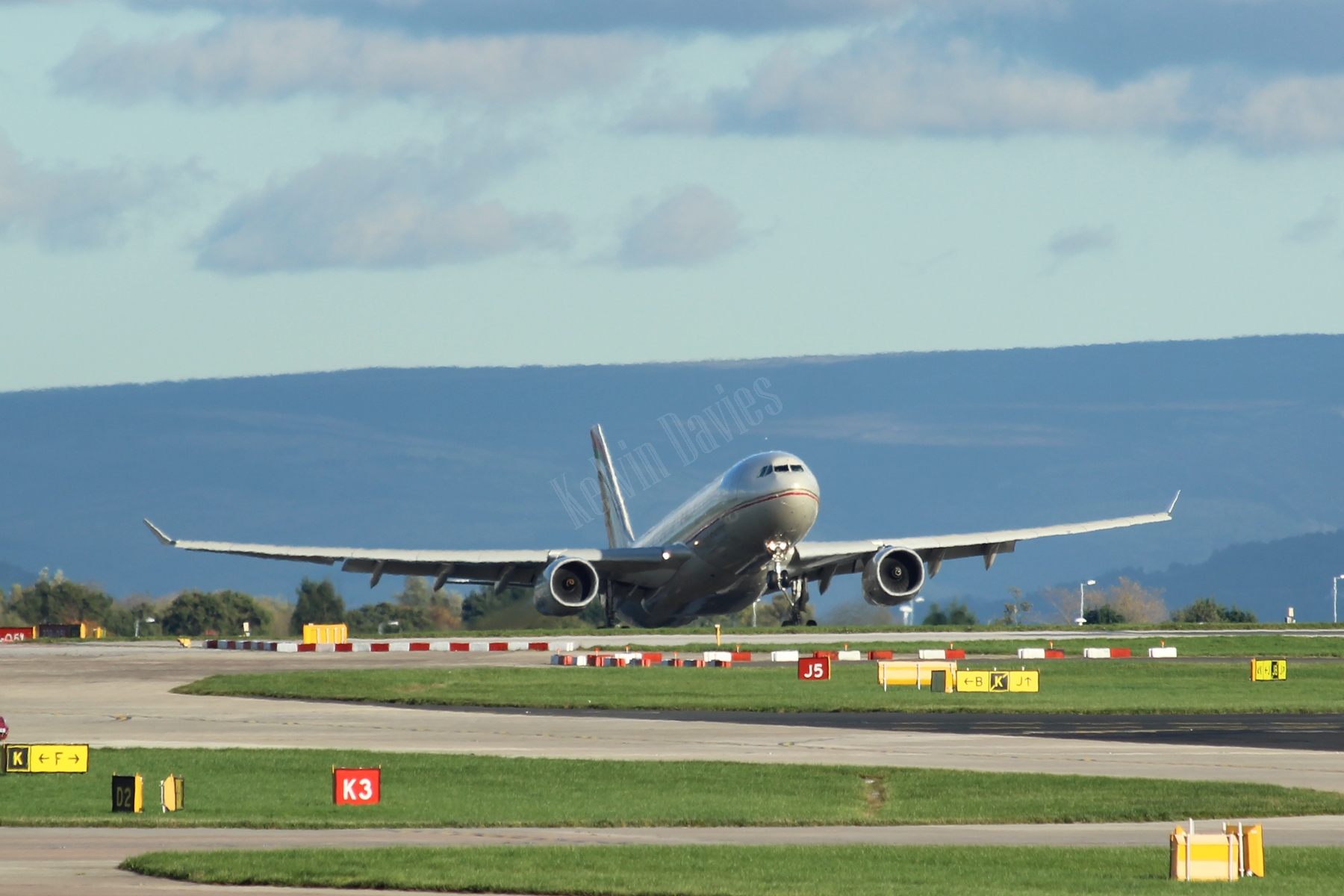 Etihad Airways A330 A6-EYJ