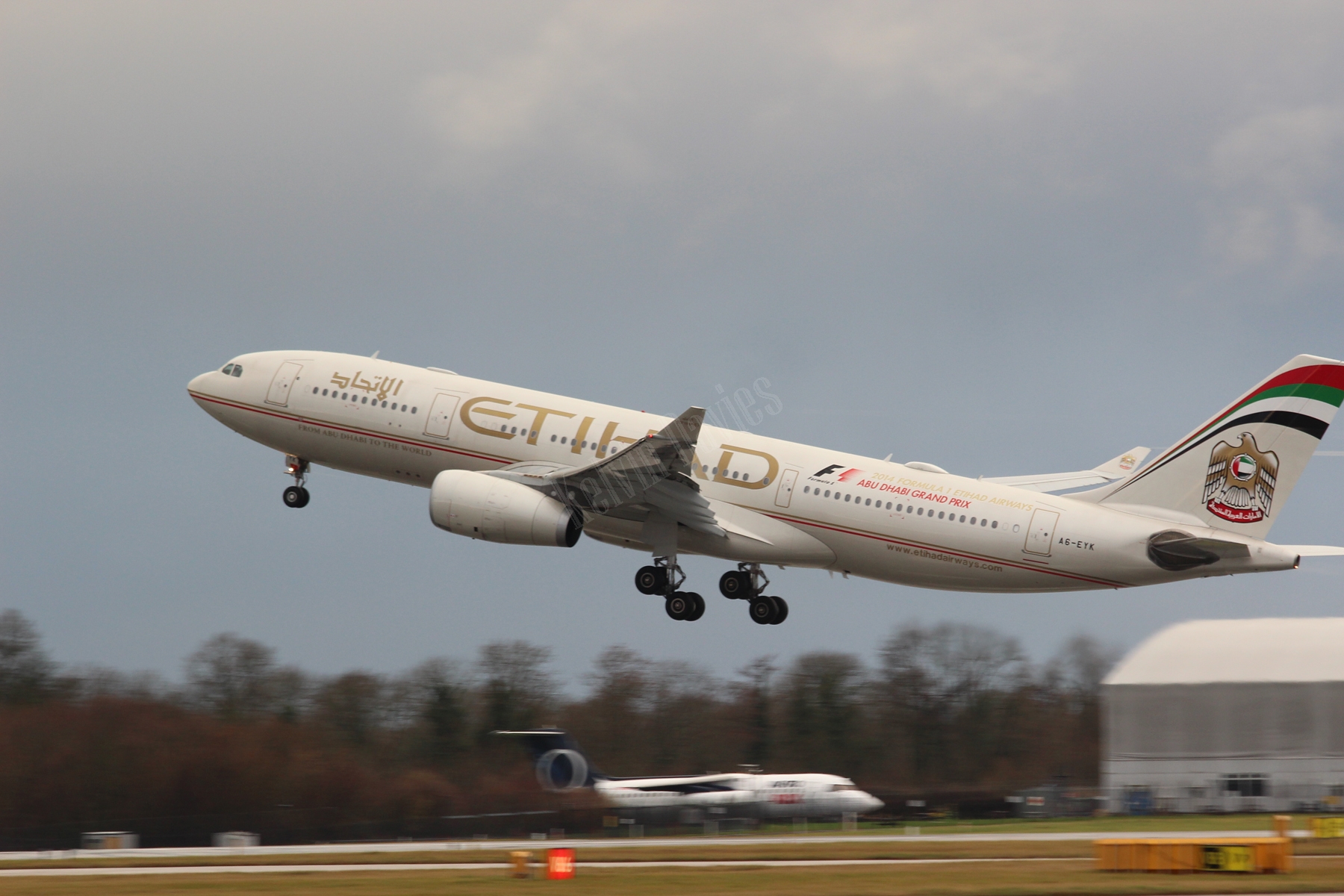 Etihad Airways A330 A6-EYK