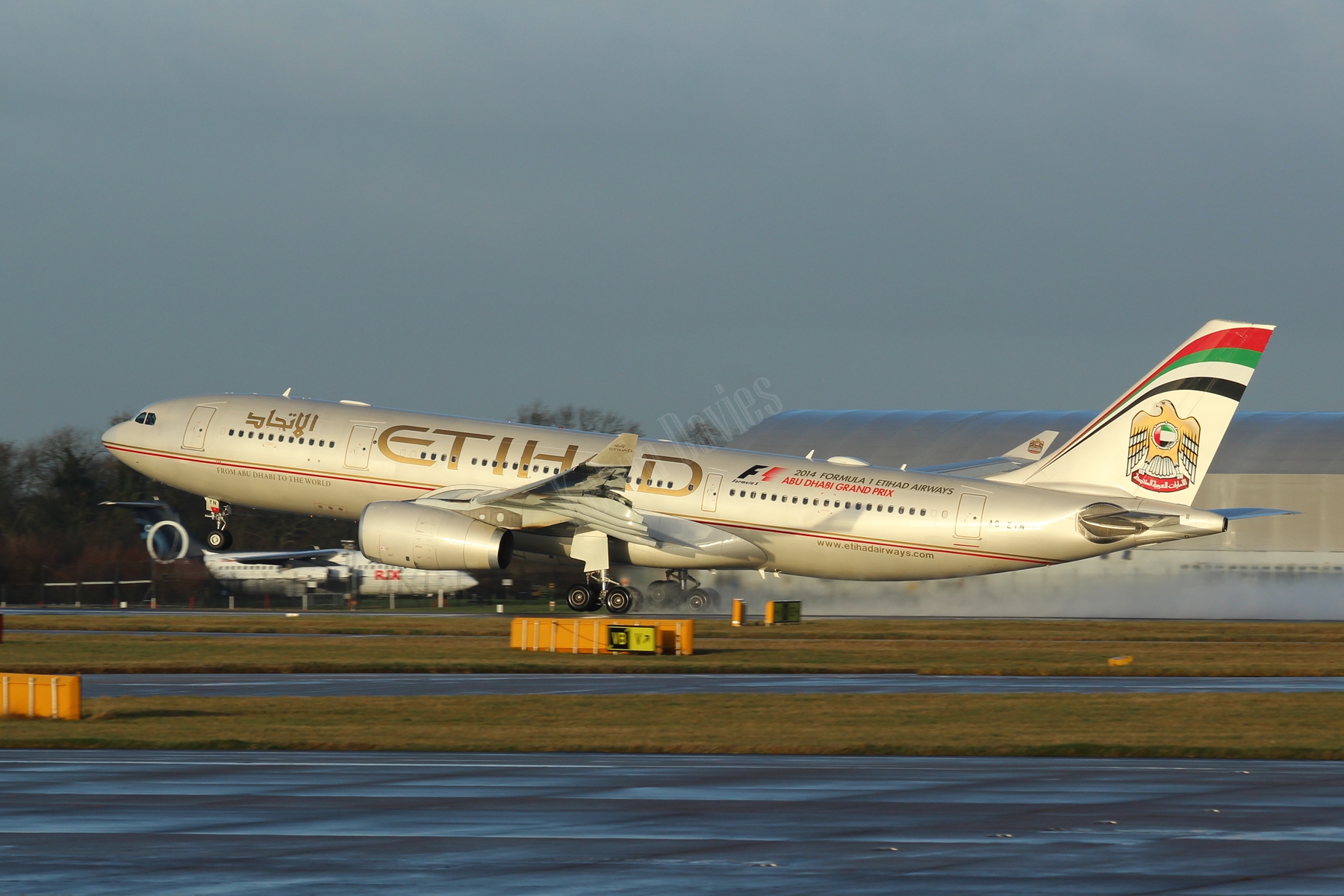Etihad Airways A330 A6-EYN