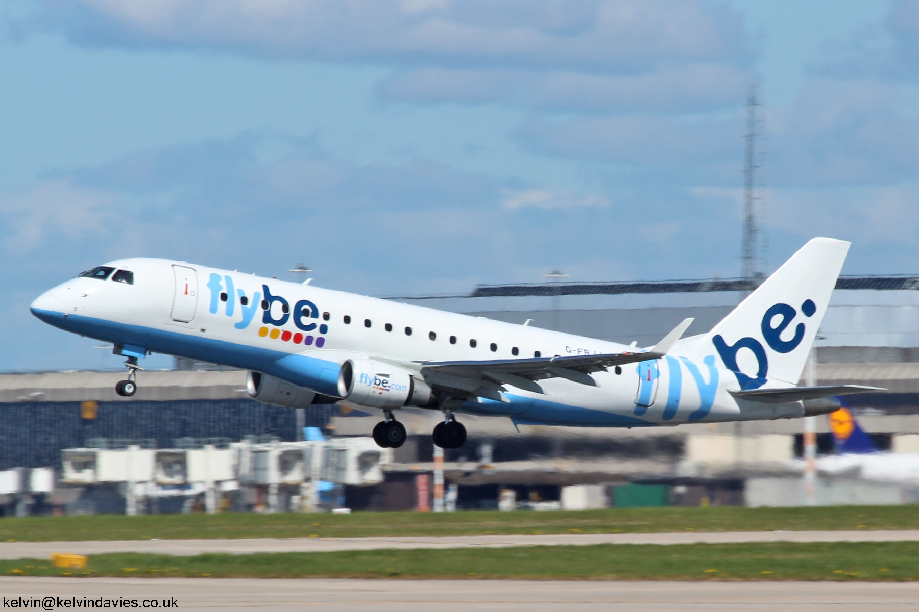 Flybe Emb-175 G-FBJJ