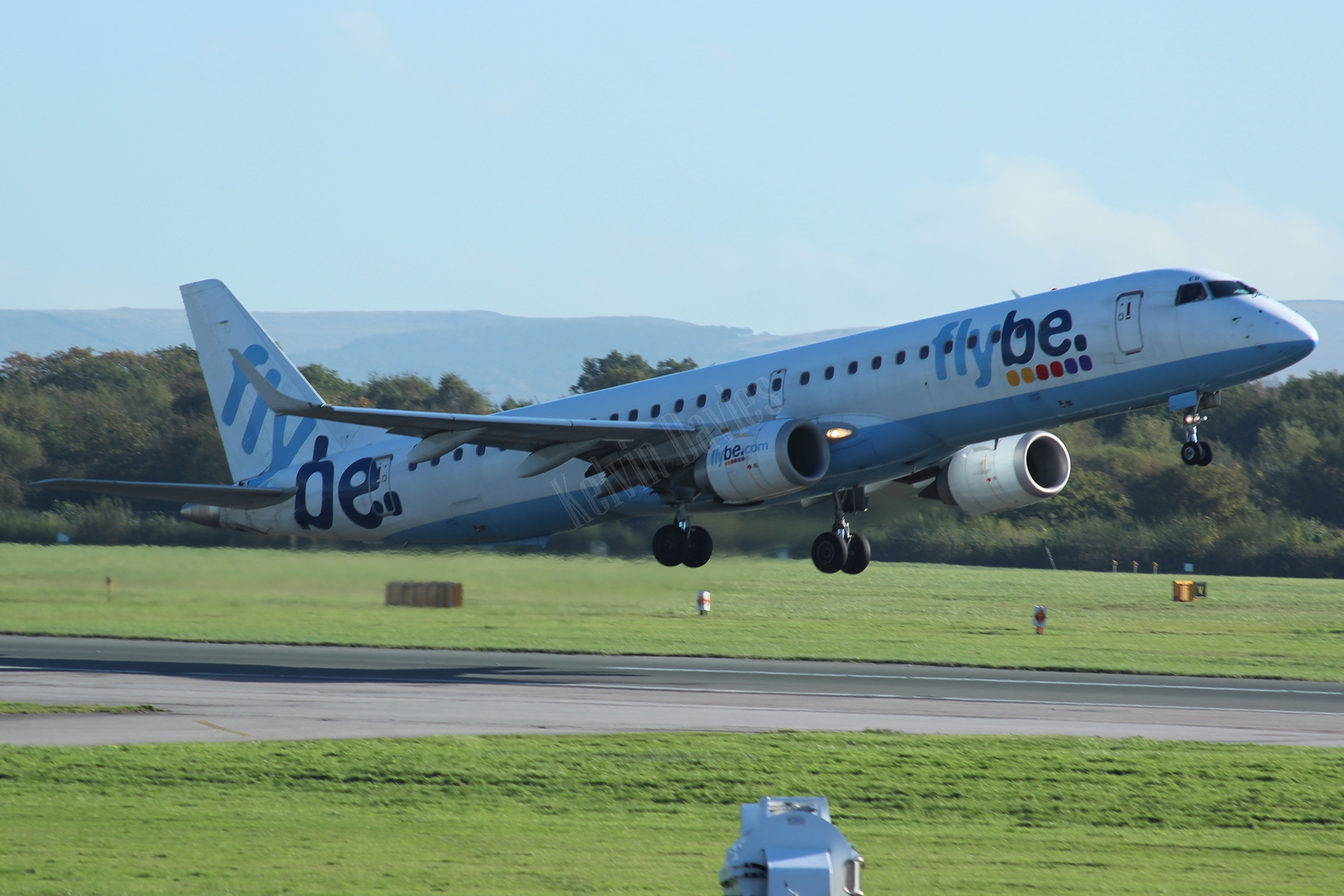 Flybe ERJ190 G-FBEB
