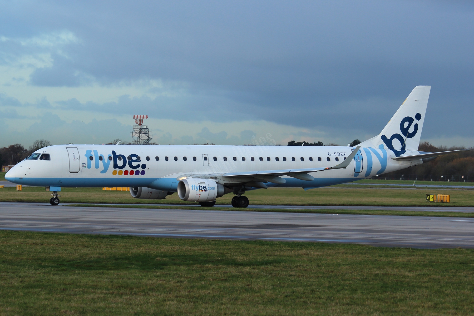 Flybe ERJ190 G-FBEF
