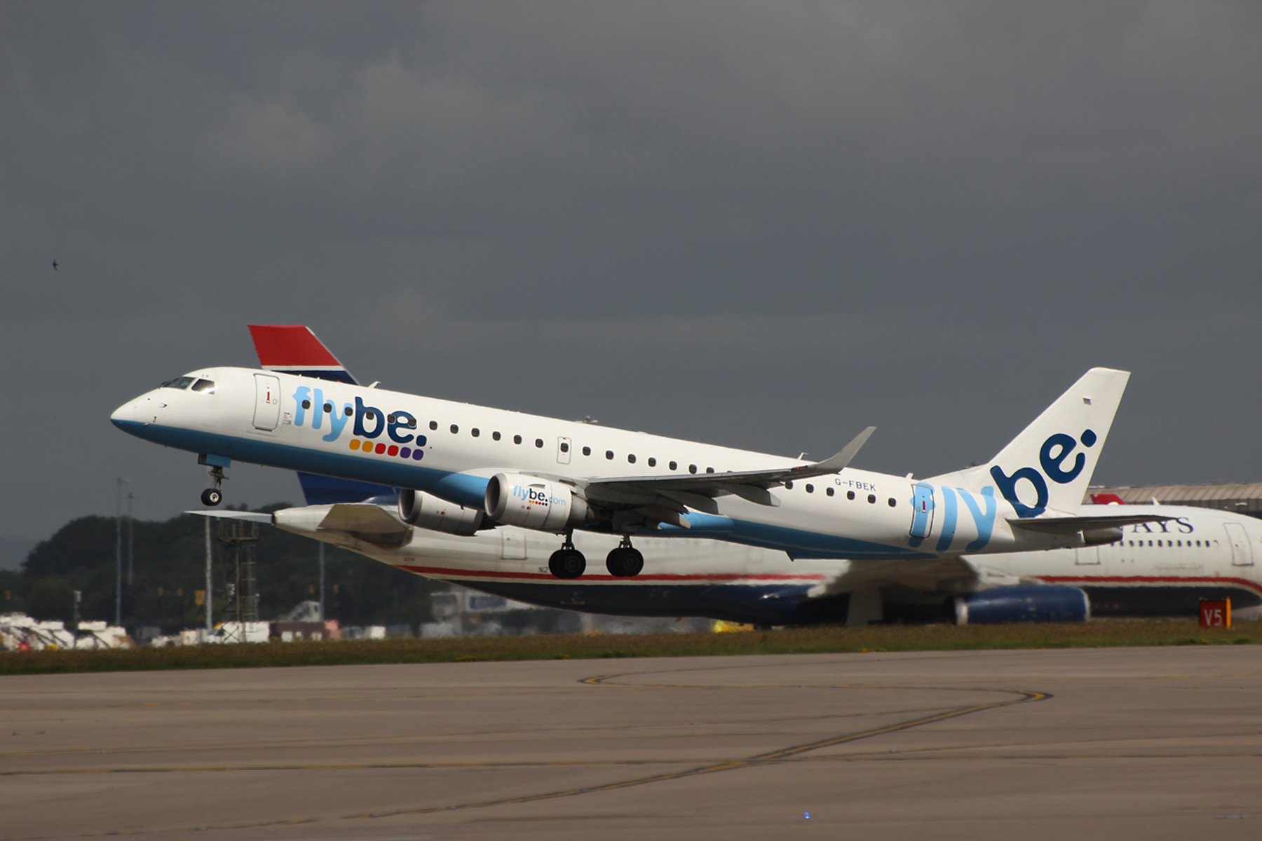 Flybe ERJ190 G-FBEK