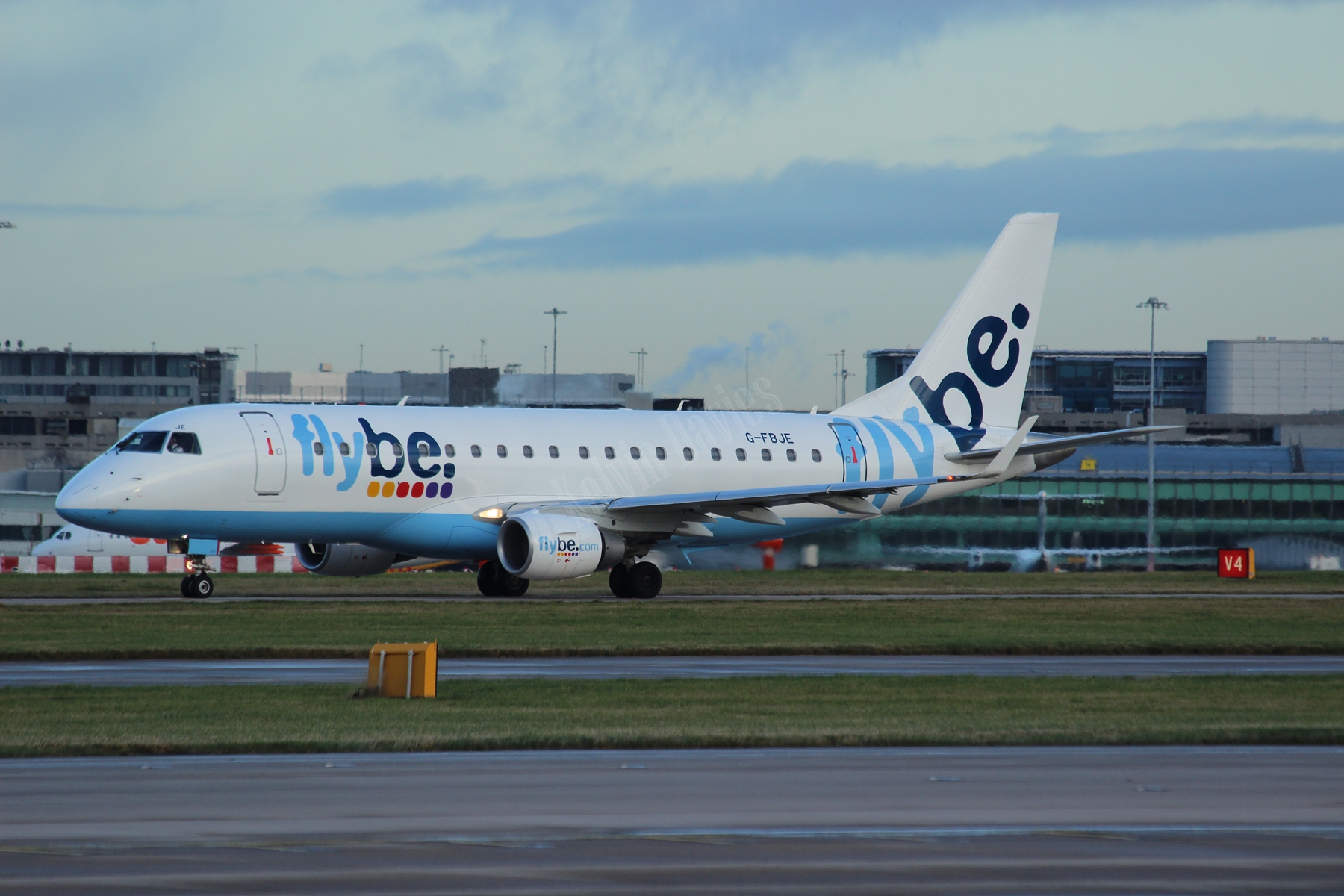 Flybe ERJ170 G-FBJE