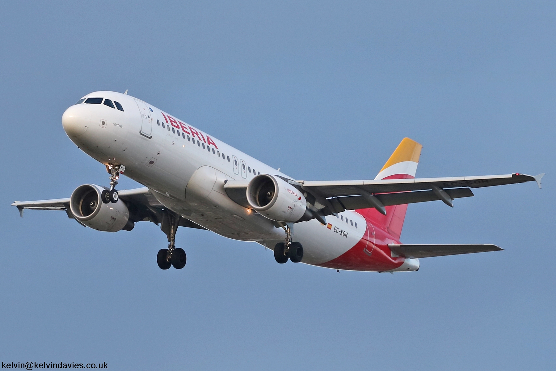 Iberia A320 EC-KOH