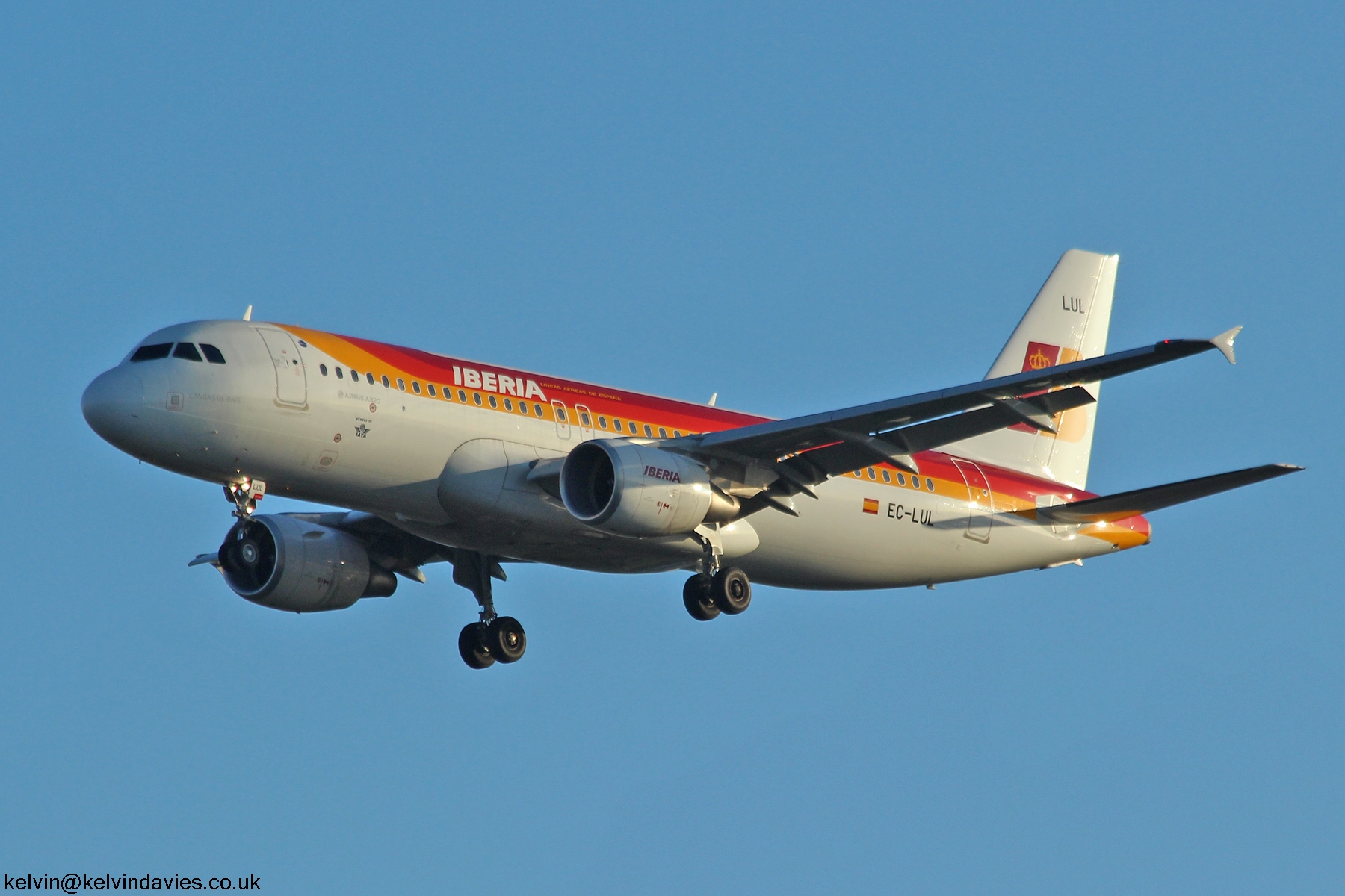 Iberia A320 EC-LUL