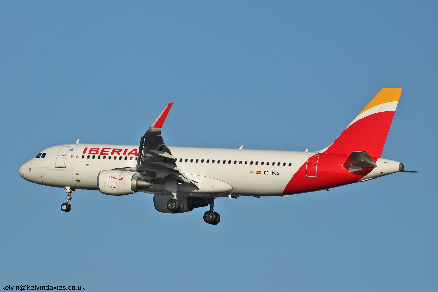 Iberia A320 EC-MCS