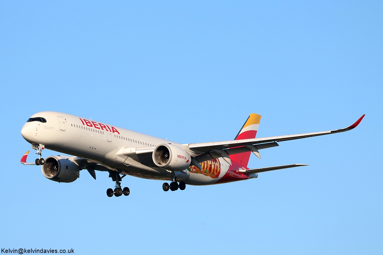 Iberia A350 EC-NIG