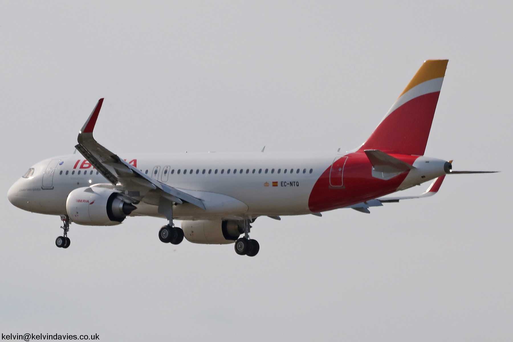 Iberia A320 NEO EC-NTQ