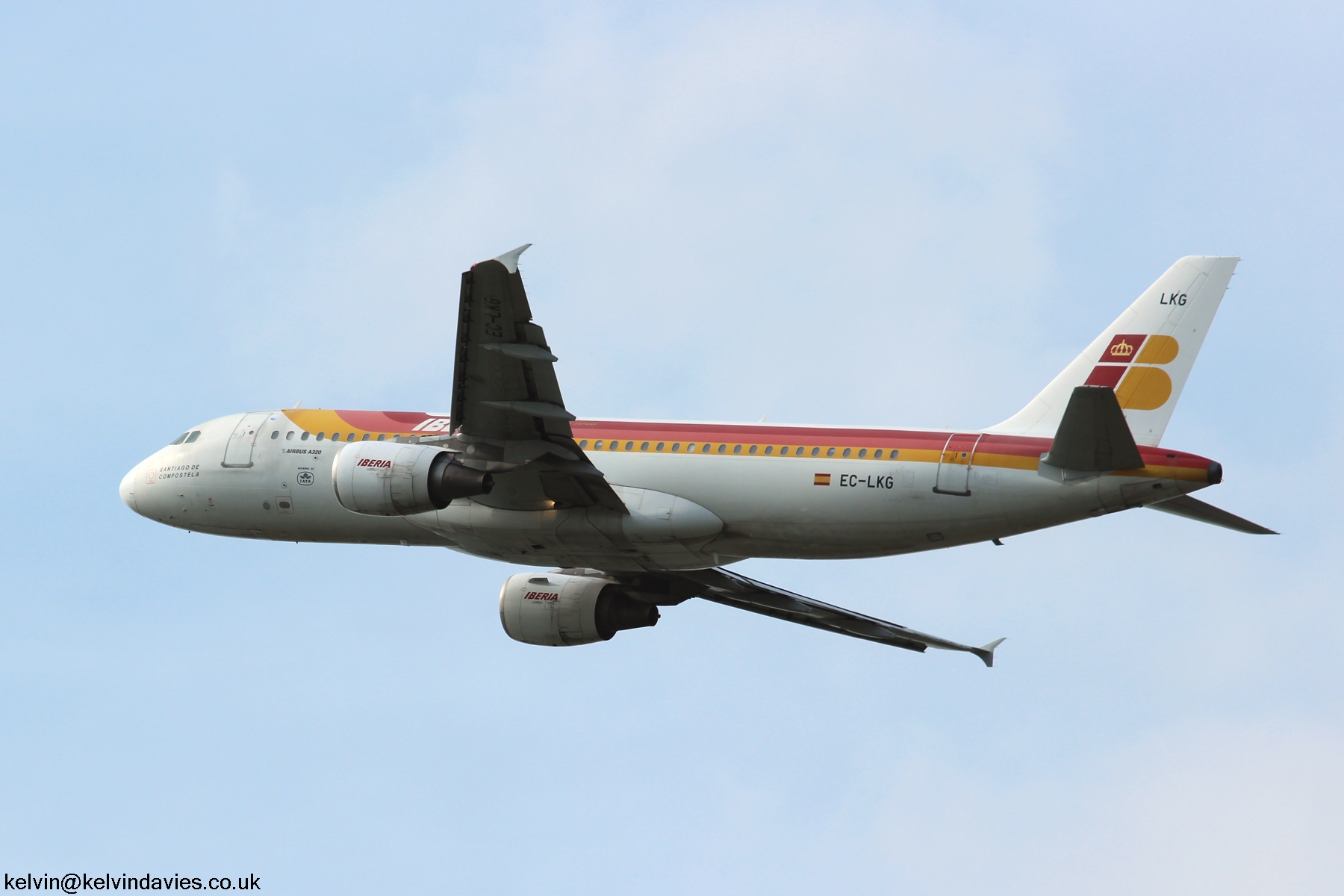 Iberia A320 EC-LKG