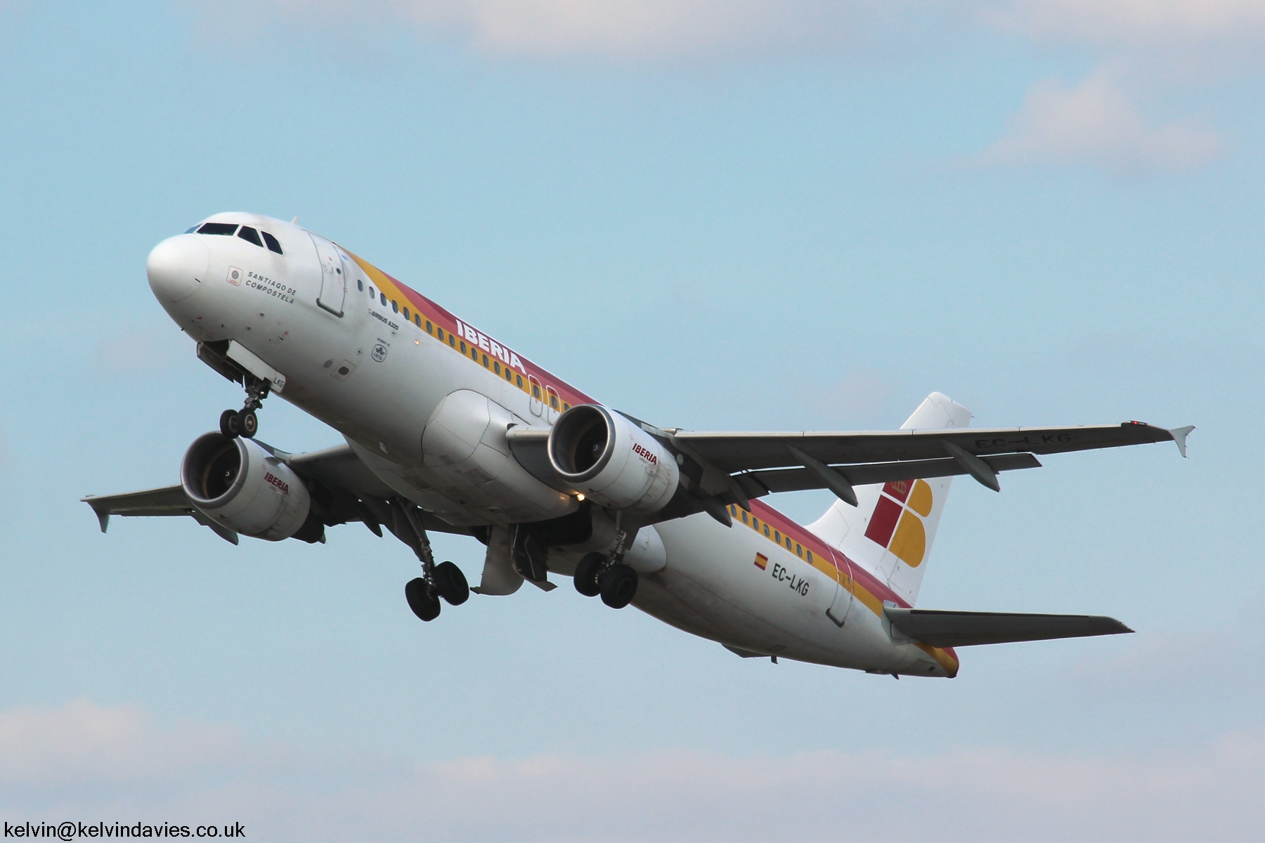 Iberia A320 EC-LKG