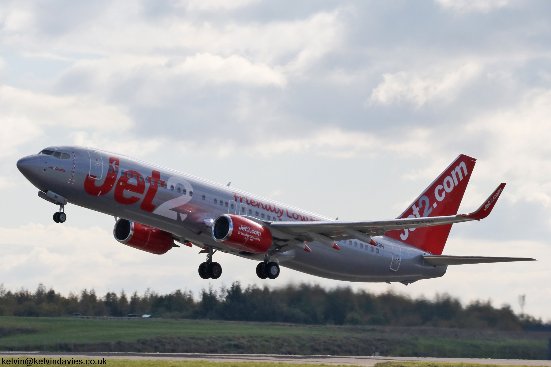 Jet2 737NG G-JZBN