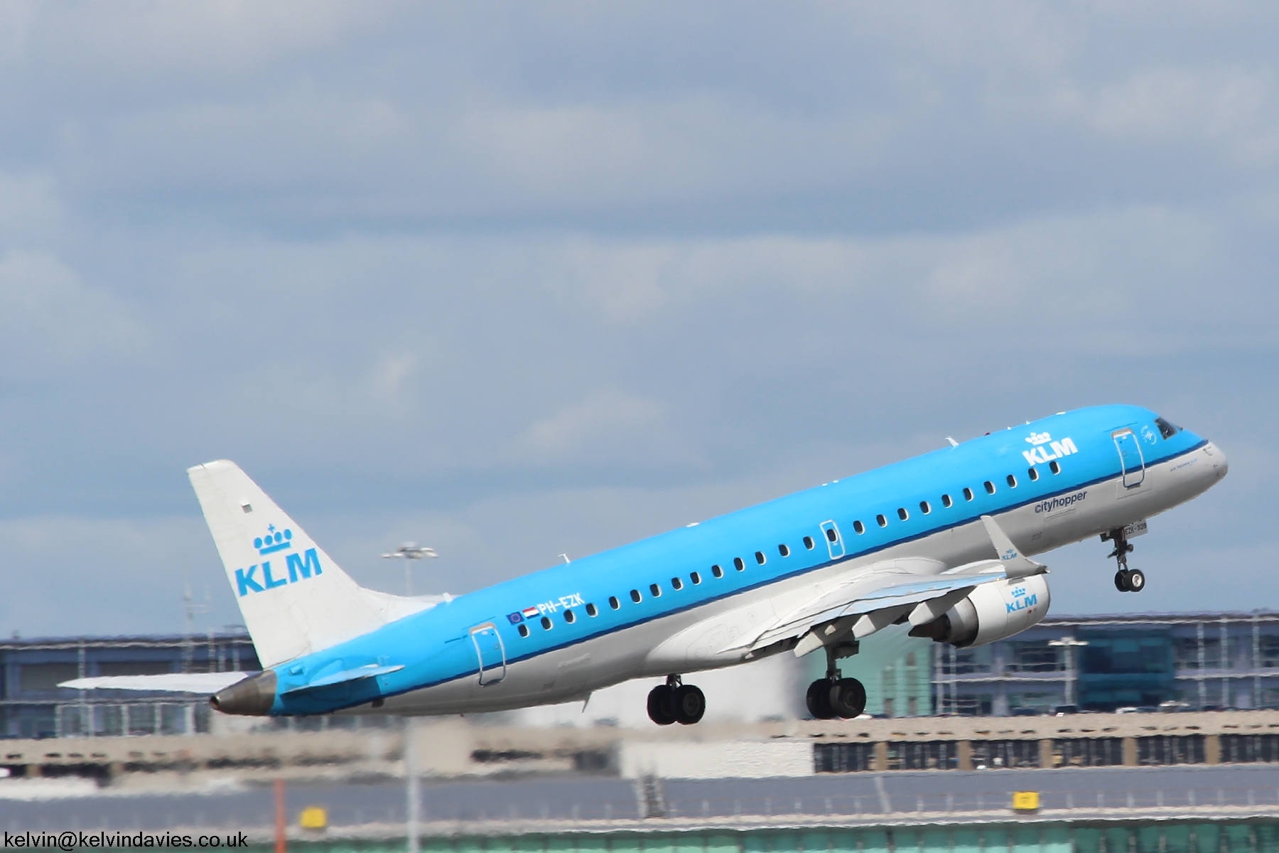 KLM Cityhopper Embraer 190 PH-EZK