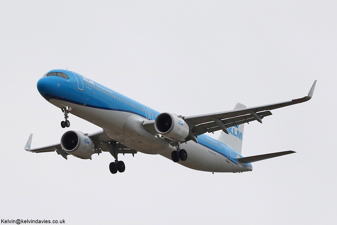 KLM A321NEO PH-AXG