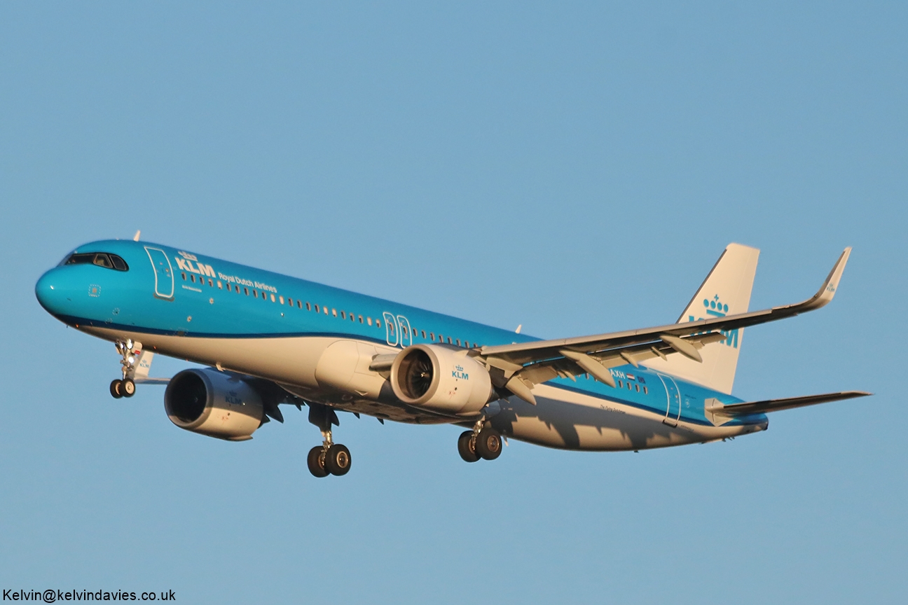 KLM A321 NEO PH-AXH