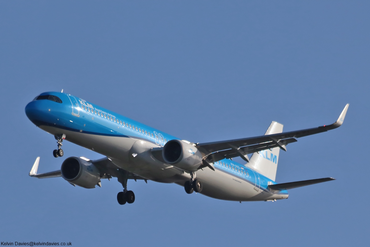 KLM A321NEO PH-AXL