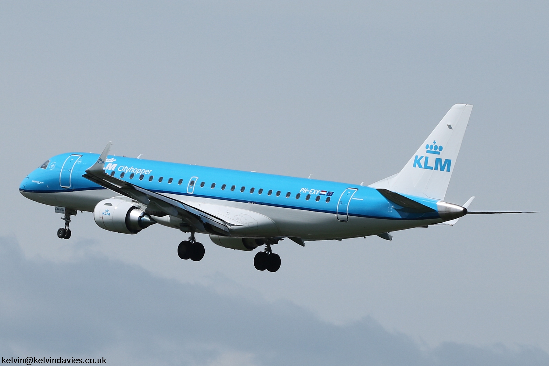 KLM cityhopper EMB 190 PH-EXV