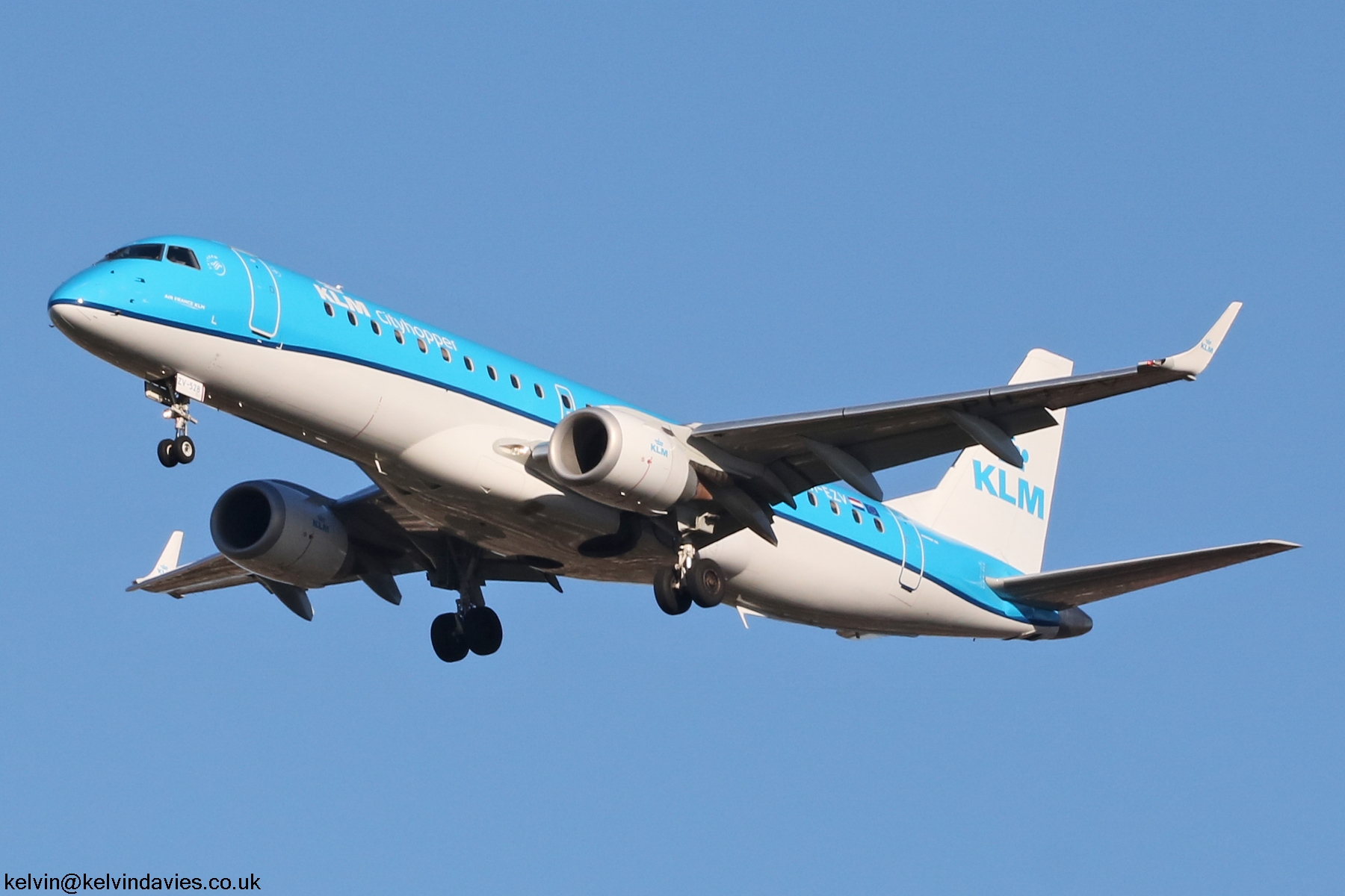 KLM cityhopper EMB-190 PH-EZV