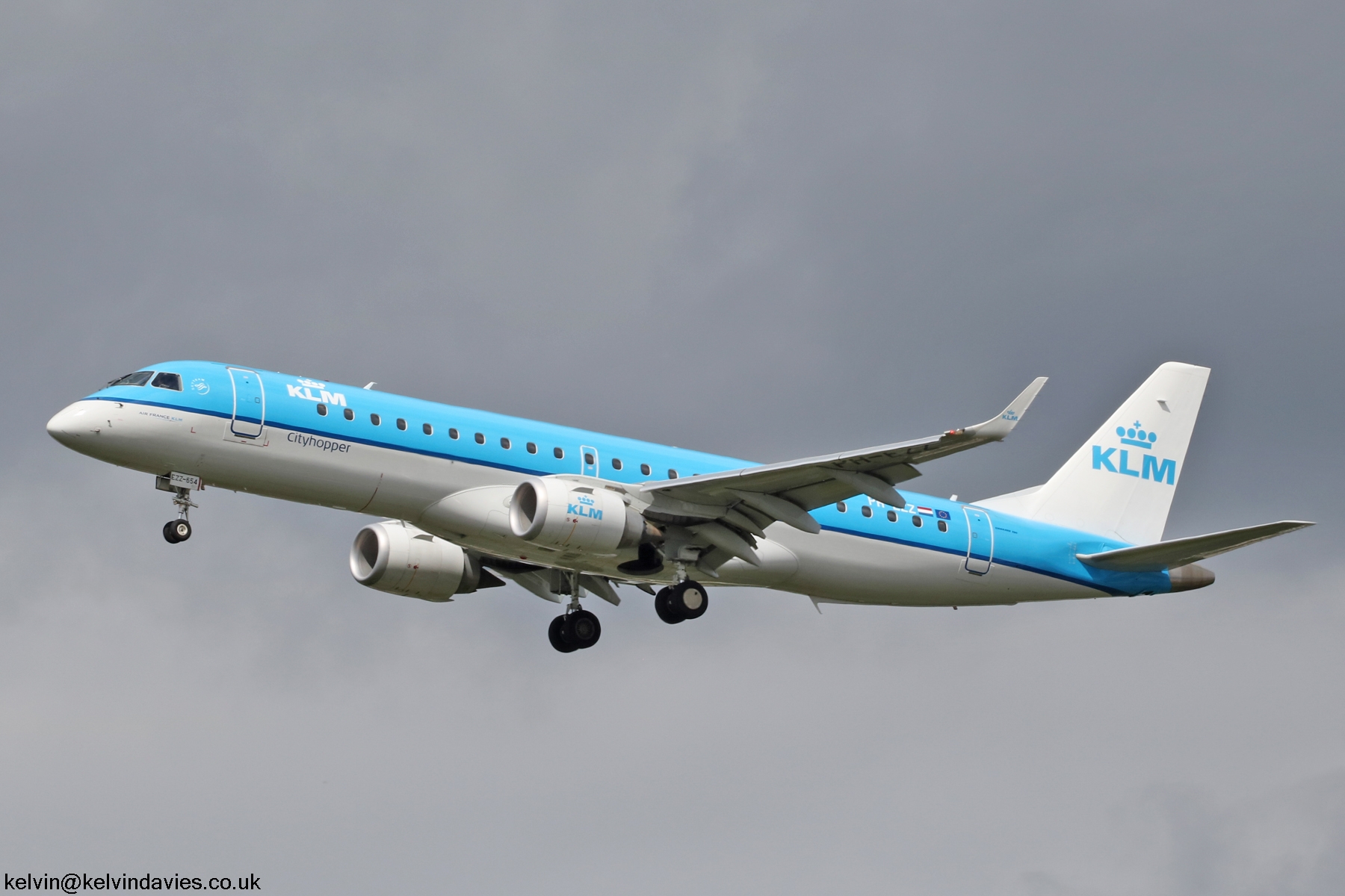 KLM Cityhopper EMB  PH-EZZ