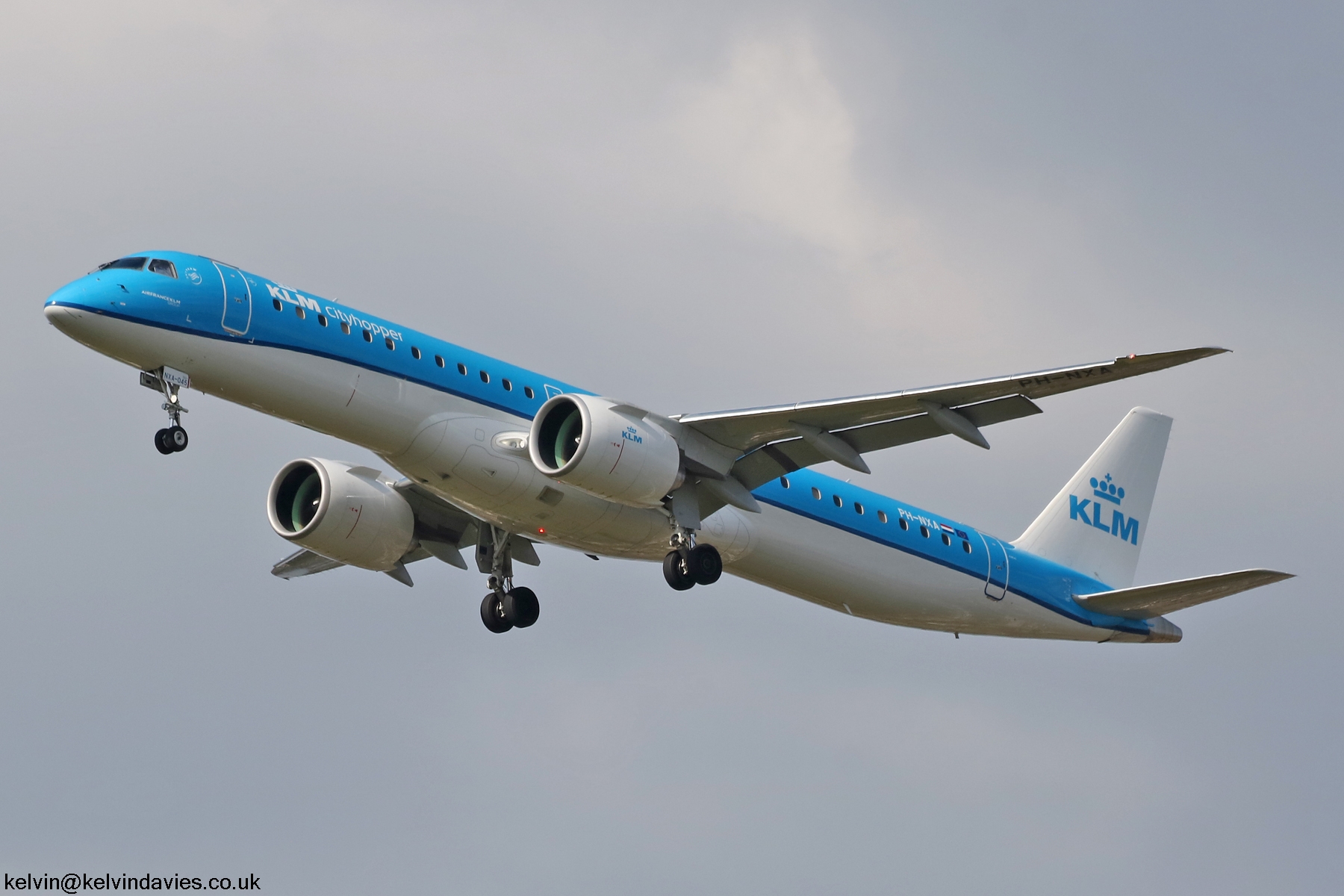 KLM Cityhopper EMB 195 PH-NXA