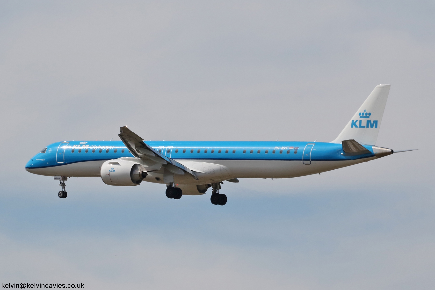 KLM cityhpper EMB-195 PH-NXF