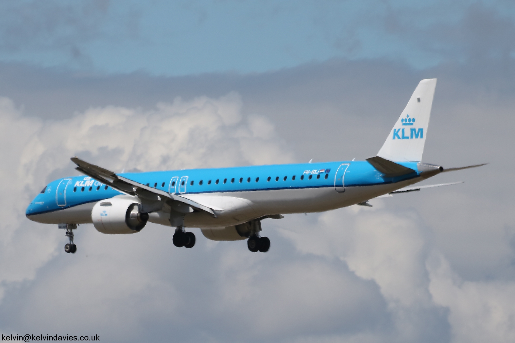 KLM cityhopper EMB-195 PH-NXJ