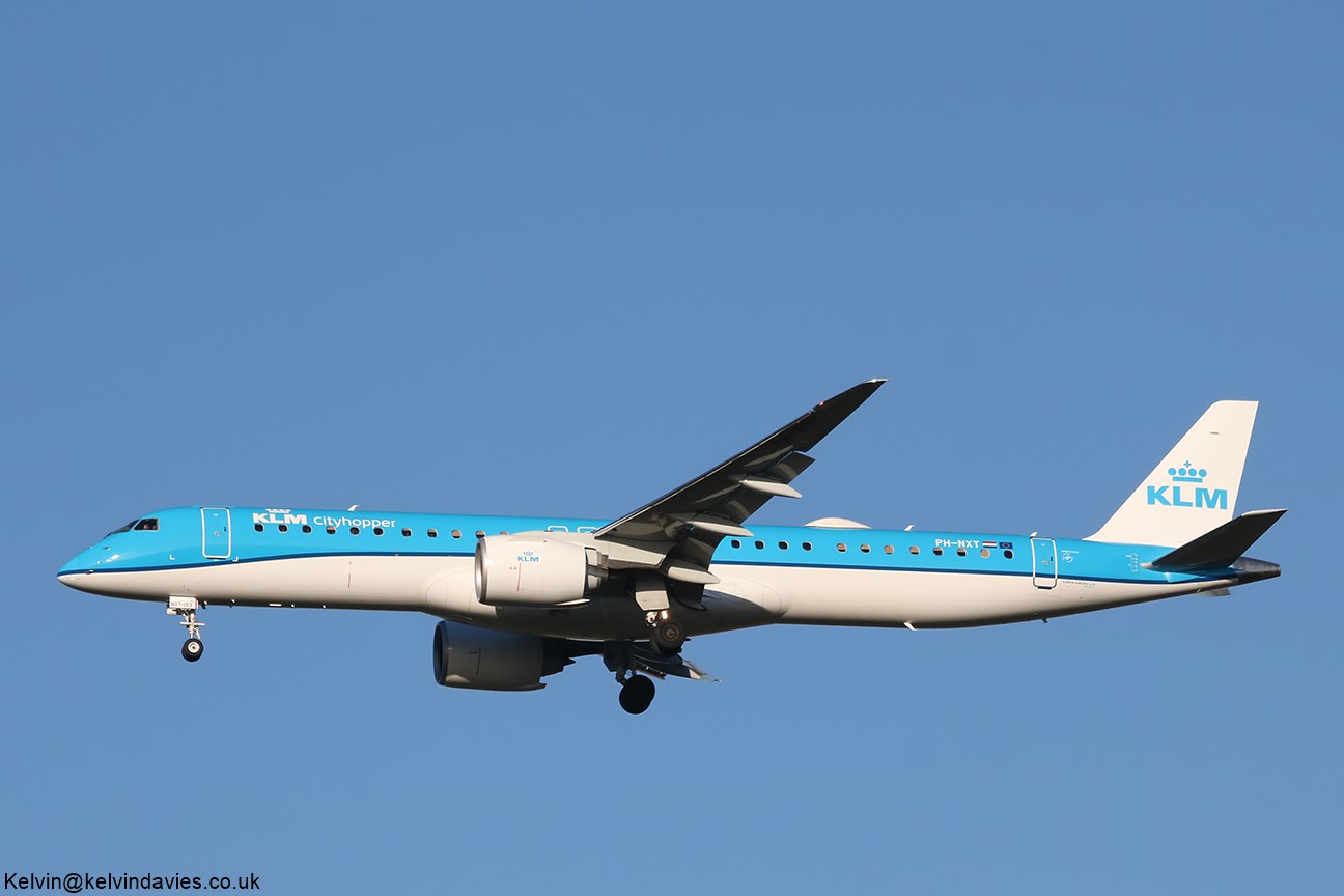 KLM cityhopper EMB1952 PH-NXT