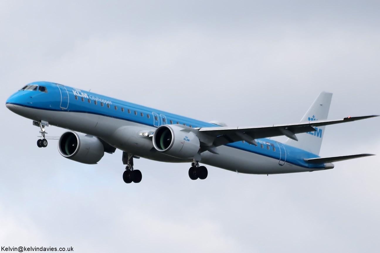 KLM cityhopper EMB-195 PH-NXW