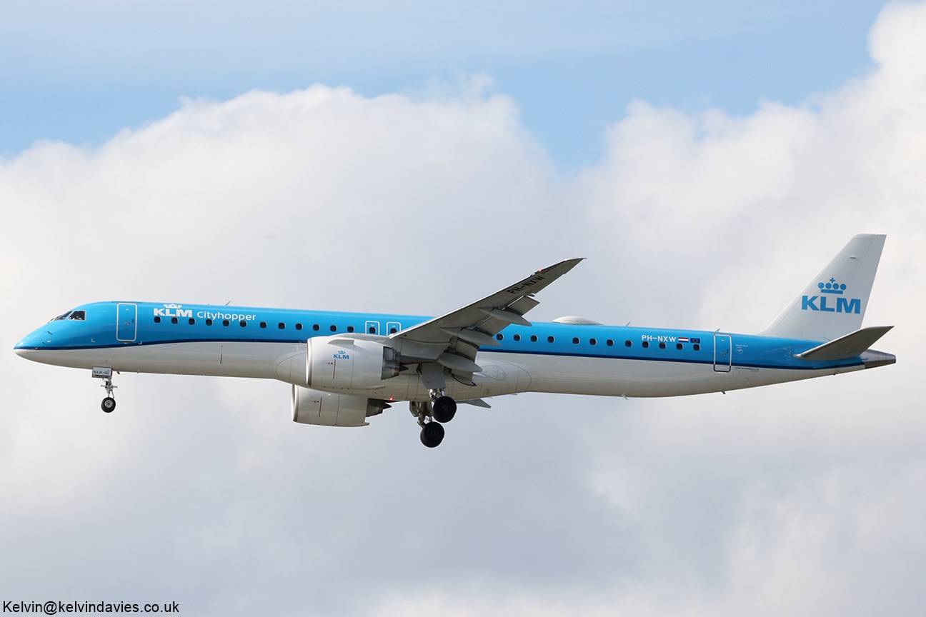 KLM cityhopper EMB-195 PH-NXW