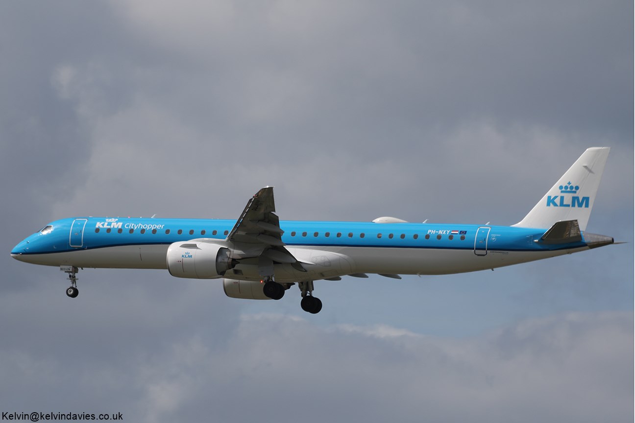 KLM cityhopper EMB-195 PH-NXY