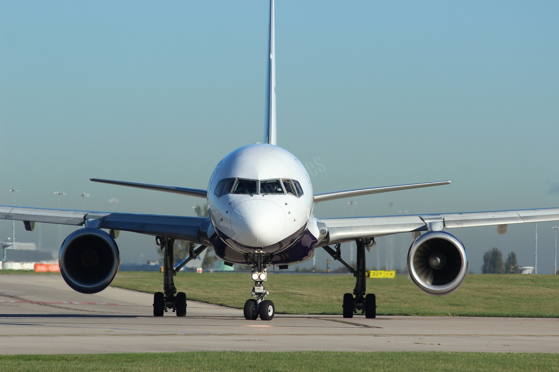 Monarch Airlines B757 G-DAJB