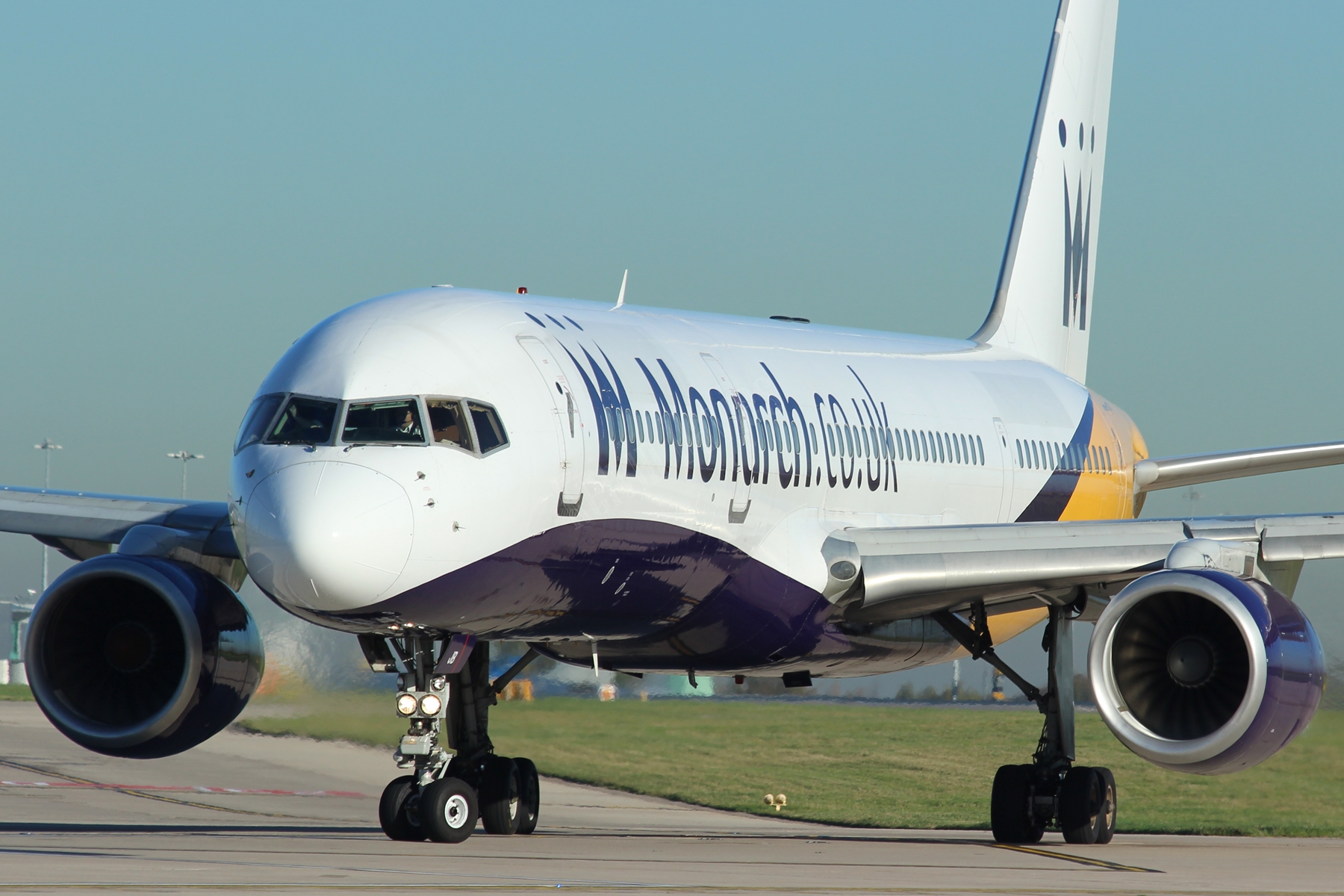 Monarch Airlines B757 G-DAJB