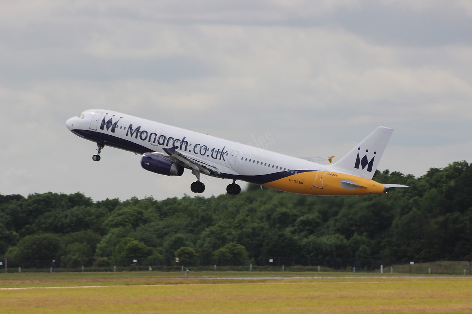 Monarch Airlines A321 G-OZBR