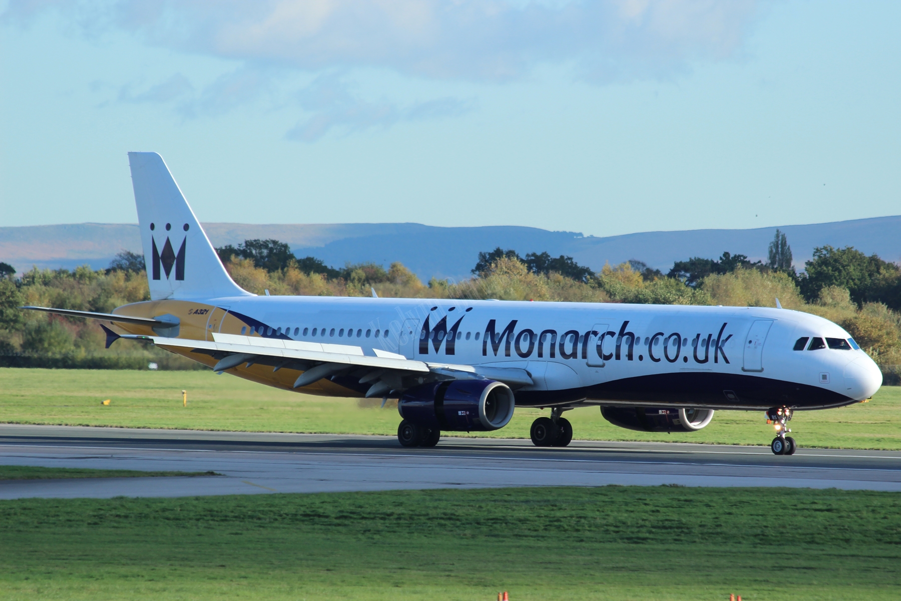 Monarch Airlines A321 G-OZBS